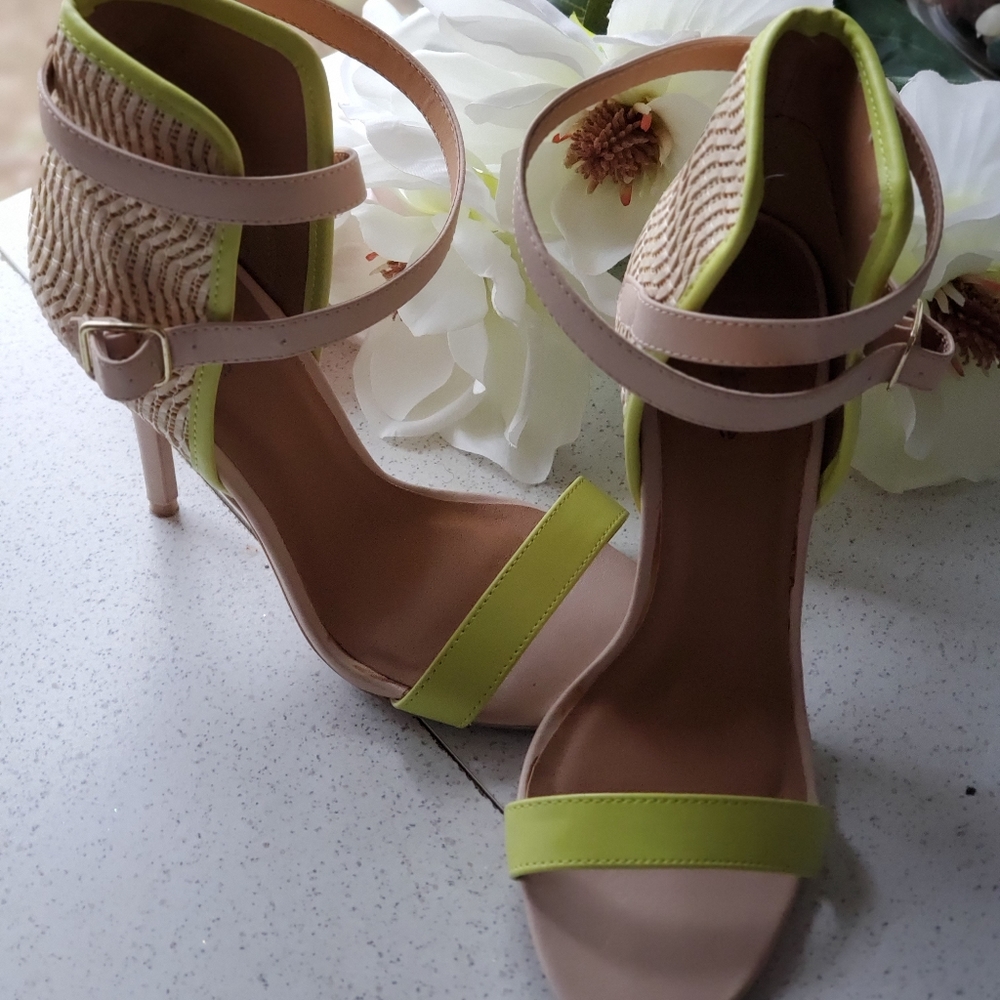 Shoes - Picture 2 of 4